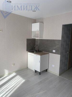 Снять --комнатную квартиру