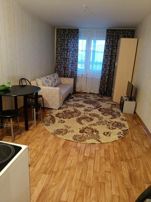 Снять --комнатную квартиру